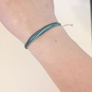 799 Pura Vida Two Tone Blue and‎ White Multi Strand Adjustable Slider Bracelet